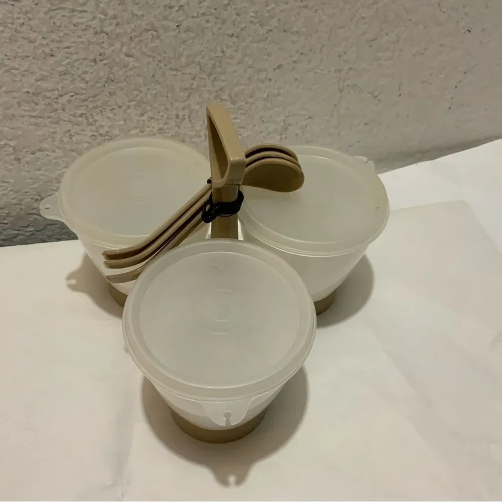 Vintage Tupperware relish/appetizer serving condiment caddy. 3 spoons included
